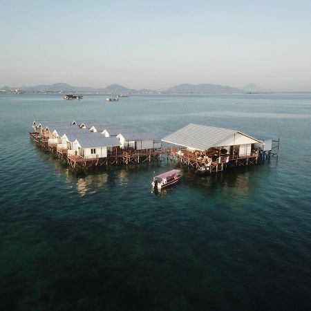 Shun Shun Water Bungalows Hotel Semporna Exterior photo